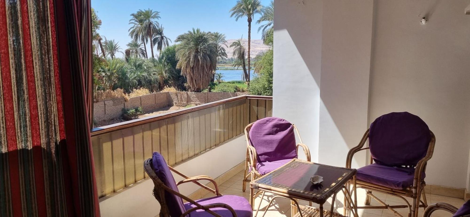 Abo Hisham Nile Flat Apartment Luxor Bagian luar foto