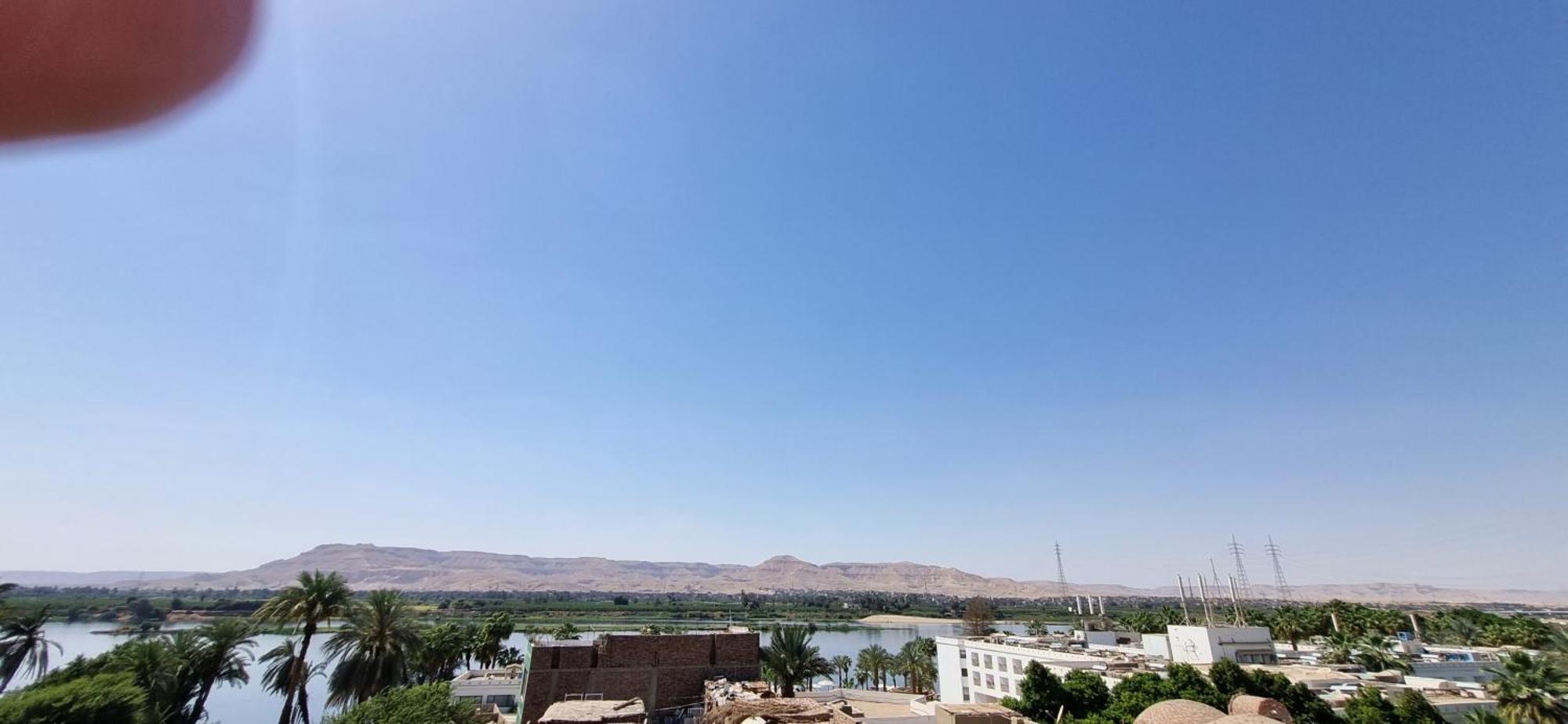 Abo Hisham Nile Flat Apartment Luxor Bagian luar foto